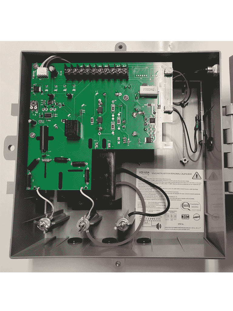 YONUSA EYM12000127NG - Energizador Modular para Cercos Eléctricos, Salida de Hasta 12,500 V, Alcance de 2,500 Metros Lineales (500 Metros en 5 Líneas), Alimentación 110/220 VAC, Compatible con Módulo WiFi, Bajo Consumo